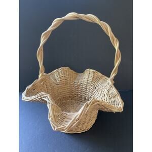 Wicker Gathering Basket Ruffled Vintage Woven Handle Harvest Cottagecore Easter